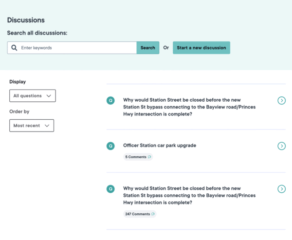 Screenshot of a discussion interface with search and display options for questions and comments.